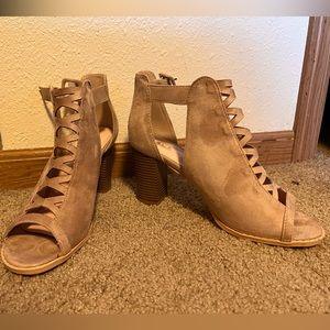 Tan Heels
